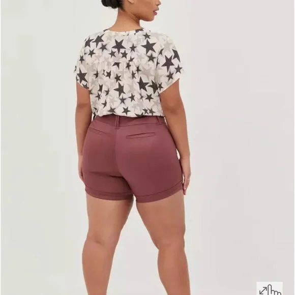 NWT Torrid 5 Inch Stretch Sateen Mid-Rise Shorts – Size 16 - Picture 3 of 6